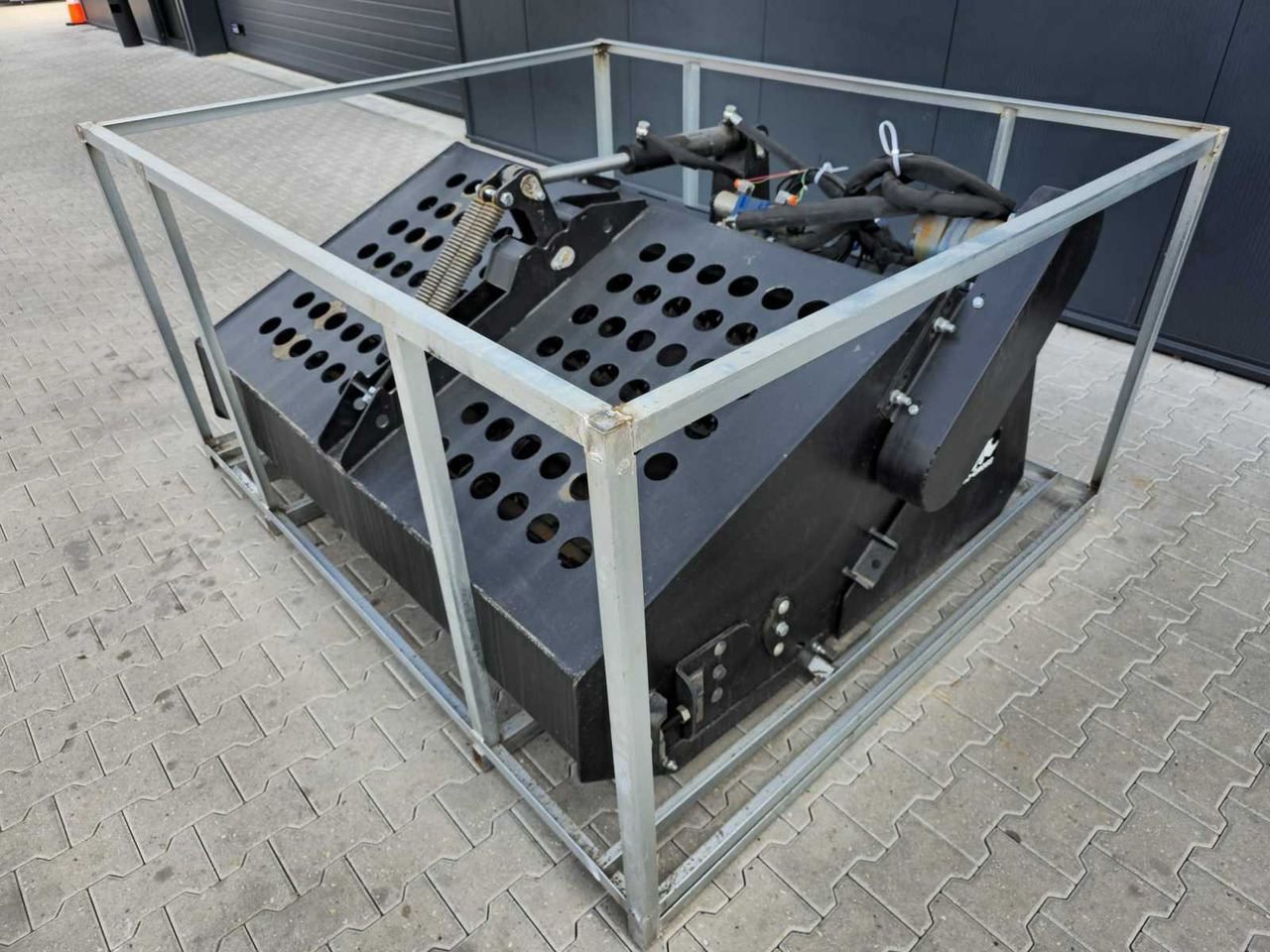 Rhino-cross Landscape rake - Техника для обработки почвы: фото 4 Rhino-cross Landscape rake - Техника для обработки почвы: фото 4