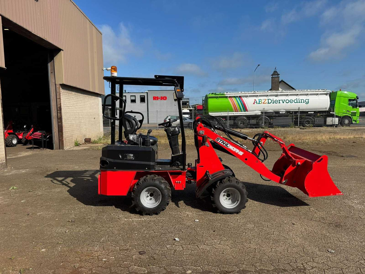 Stahlworks 2024 STAHLWORKS R906 SHOVEL - Колёсный погрузчик: фото 2 Stahlworks 2024 STAHLWORKS R906 SHOVEL - Колёсный погрузчик: фото 2