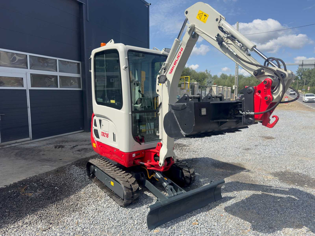 Takeuchi TB 216 - Мини-экскаватор: фото 4 Takeuchi TB 216 - Мини-экскаватор: фото 4