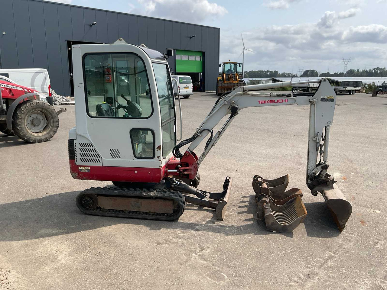 Takeuchi TB016 - Мини-экскаватор: фото 4 Takeuchi TB016 - Мини-экскаватор: фото 4