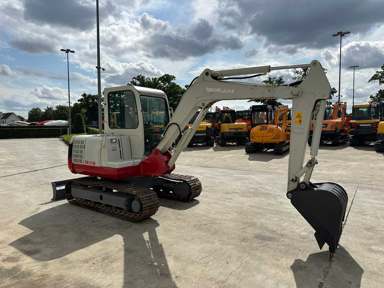 Takeuchi TB150C - Гусеничный экскаватор: фото 3 Takeuchi TB150C - Гусеничный экскаватор: фото 3