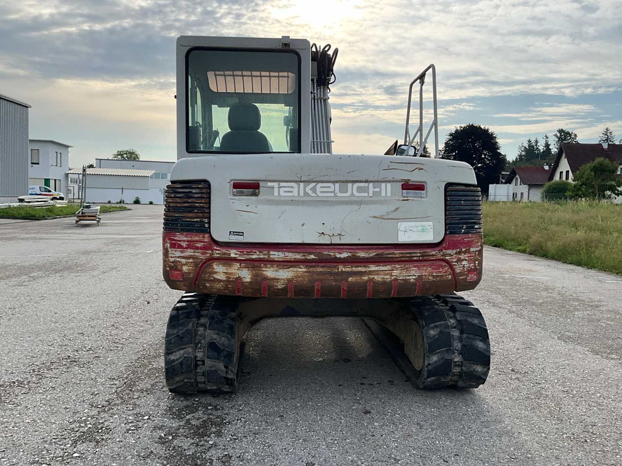 Takeuchi TB175 - Гусеничный экскаватор: фото 4 Takeuchi TB175 - Гусеничный экскаватор: фото 4