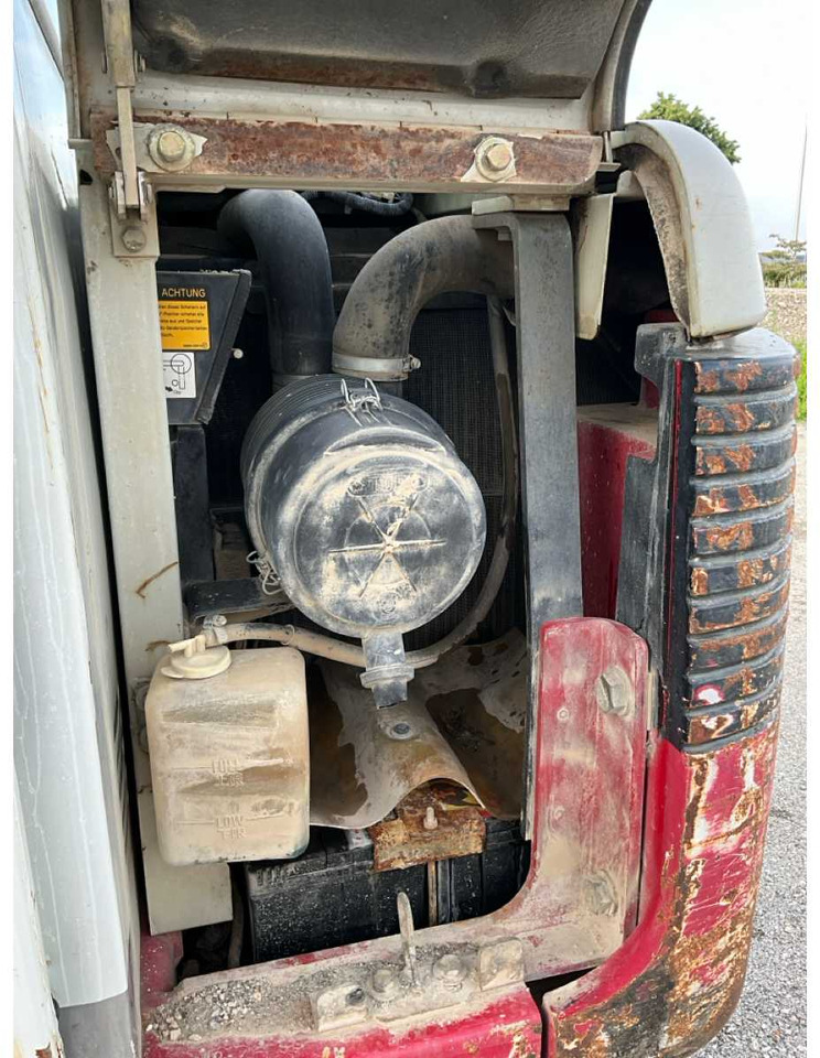Гусеничный экскаватор Takeuchi TB175: фото 20