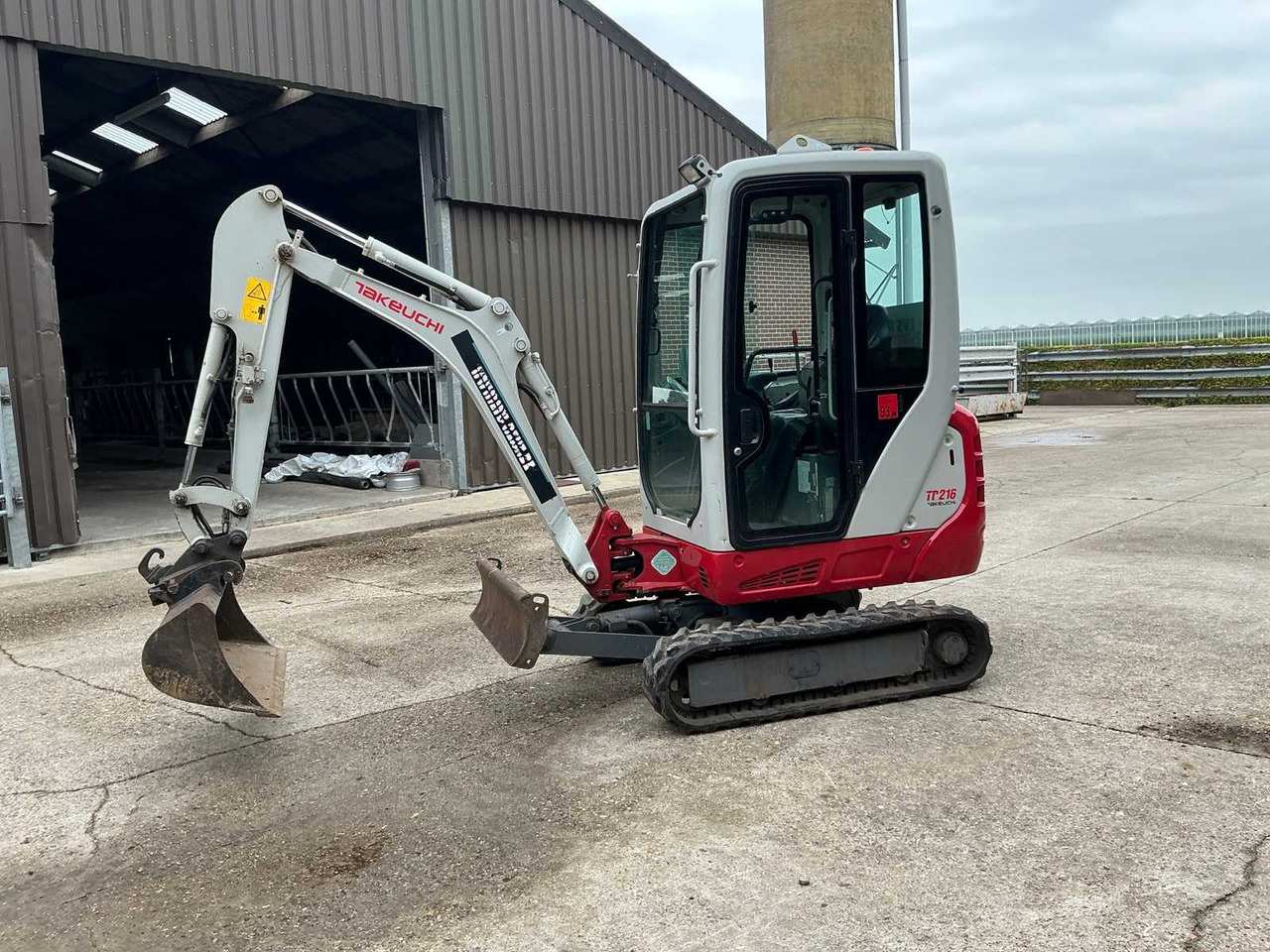 Takeuchi TB216 - Мини-экскаватор: фото 2 Takeuchi TB216 - Мини-экскаватор: фото 2