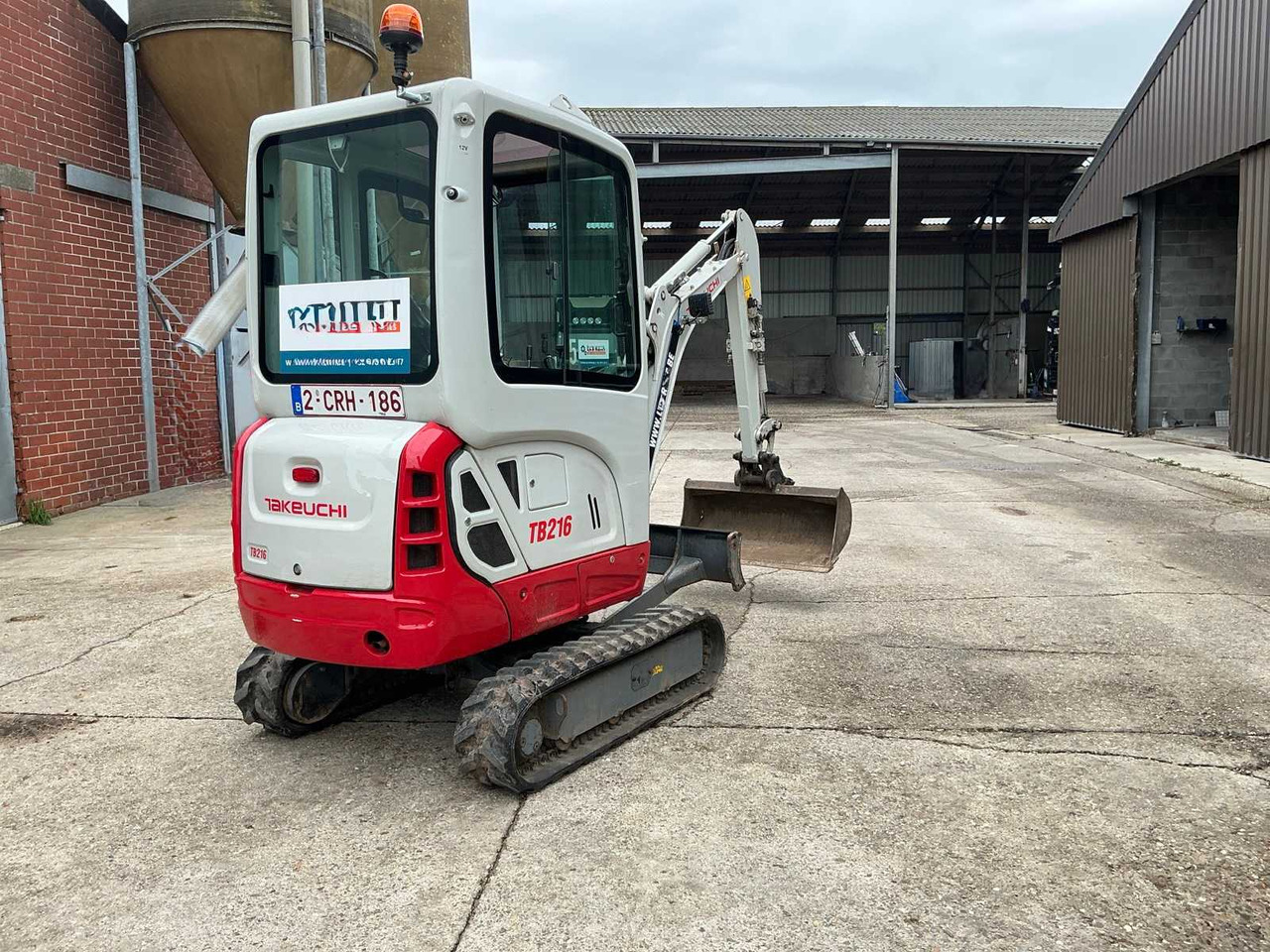 Takeuchi TB216 - Мини-экскаватор: фото 5 Takeuchi TB216 - Мини-экскаватор: фото 5