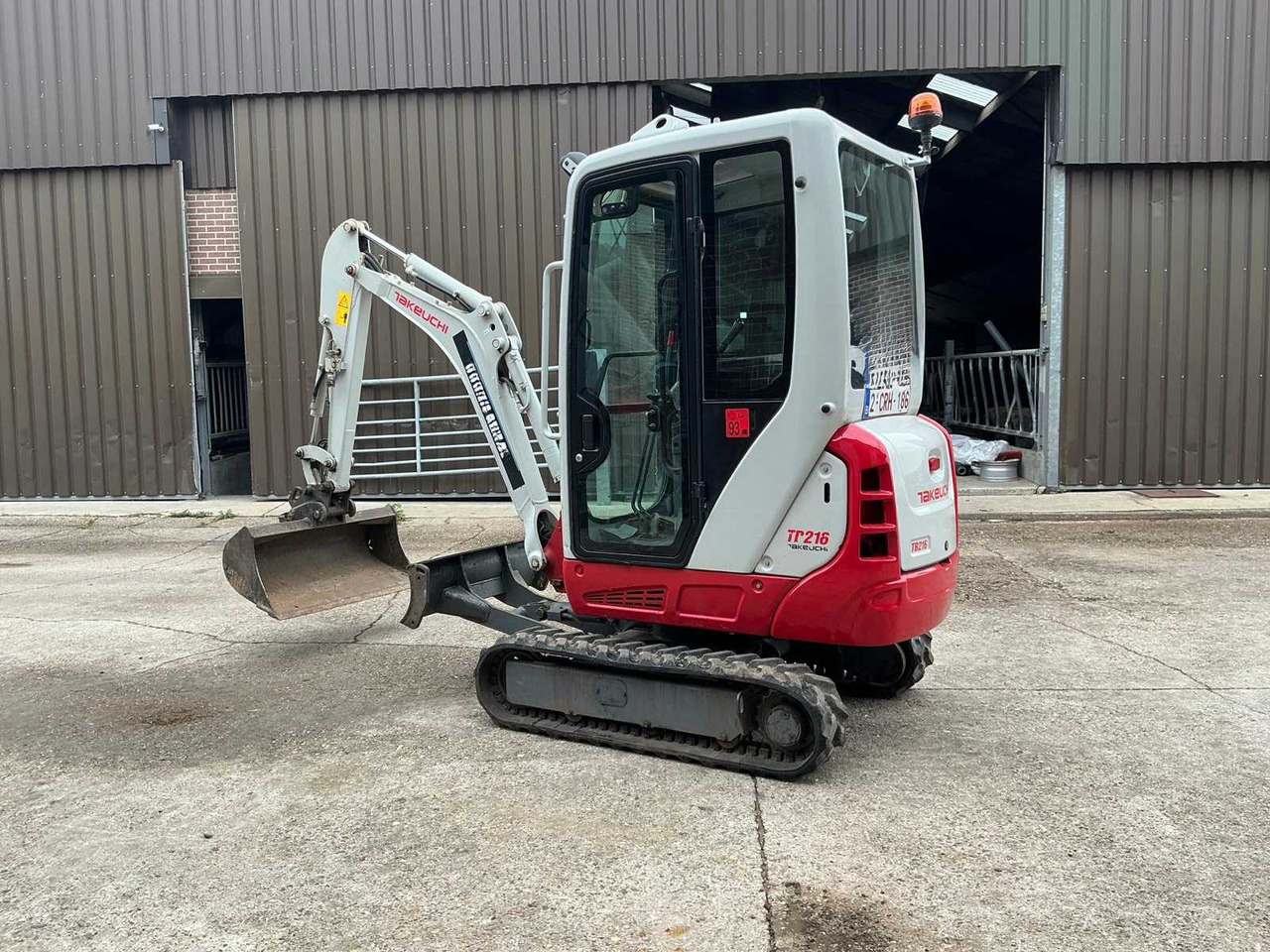 Takeuchi TB216 - Мини-экскаватор: фото 3 Takeuchi TB216 - Мини-экскаватор: фото 3