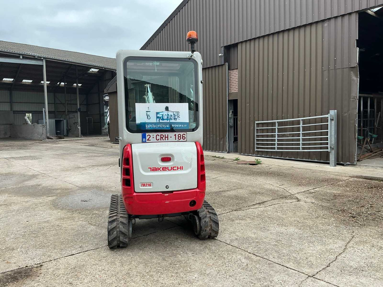 Takeuchi TB216 - Мини-экскаватор: фото 4 Takeuchi TB216 - Мини-экскаватор: фото 4