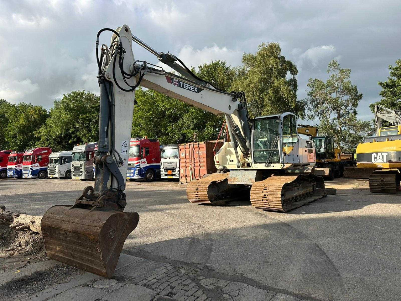 Terex TC240LC - Гусеничный экскаватор: фото 4 Terex TC240LC - Гусеничный экскаватор: фото 4