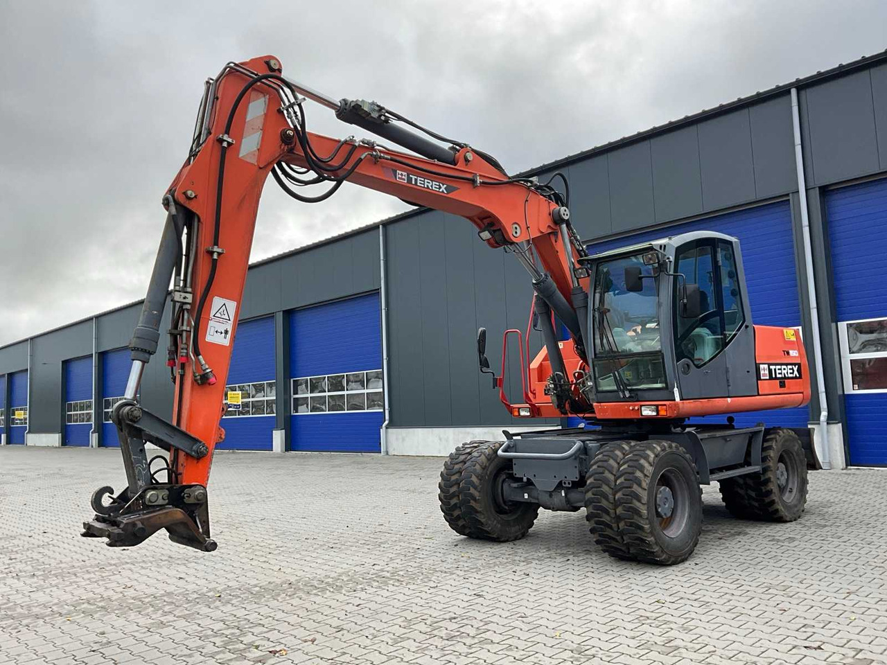 Terex TW150 - Колёсный экскаватор: фото 1 Terex TW150 - Колёсный экскаватор: фото 1