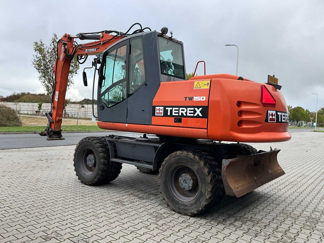 Terex TW150 - Колёсный экскаватор: фото 4 Terex TW150 - Колёсный экскаватор: фото 4
