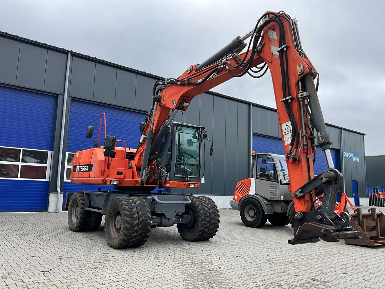 Terex TW150 - Колёсный экскаватор: фото 2 Terex TW150 - Колёсный экскаватор: фото 2