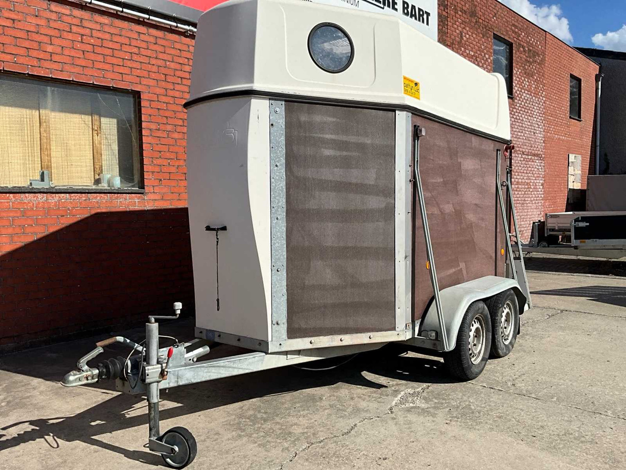 Van Der Sluis VS2000PT - Прицеп для перевозки животных: фото 1 Van Der Sluis VS2000PT - Прицеп для перевозки животных: фото 1