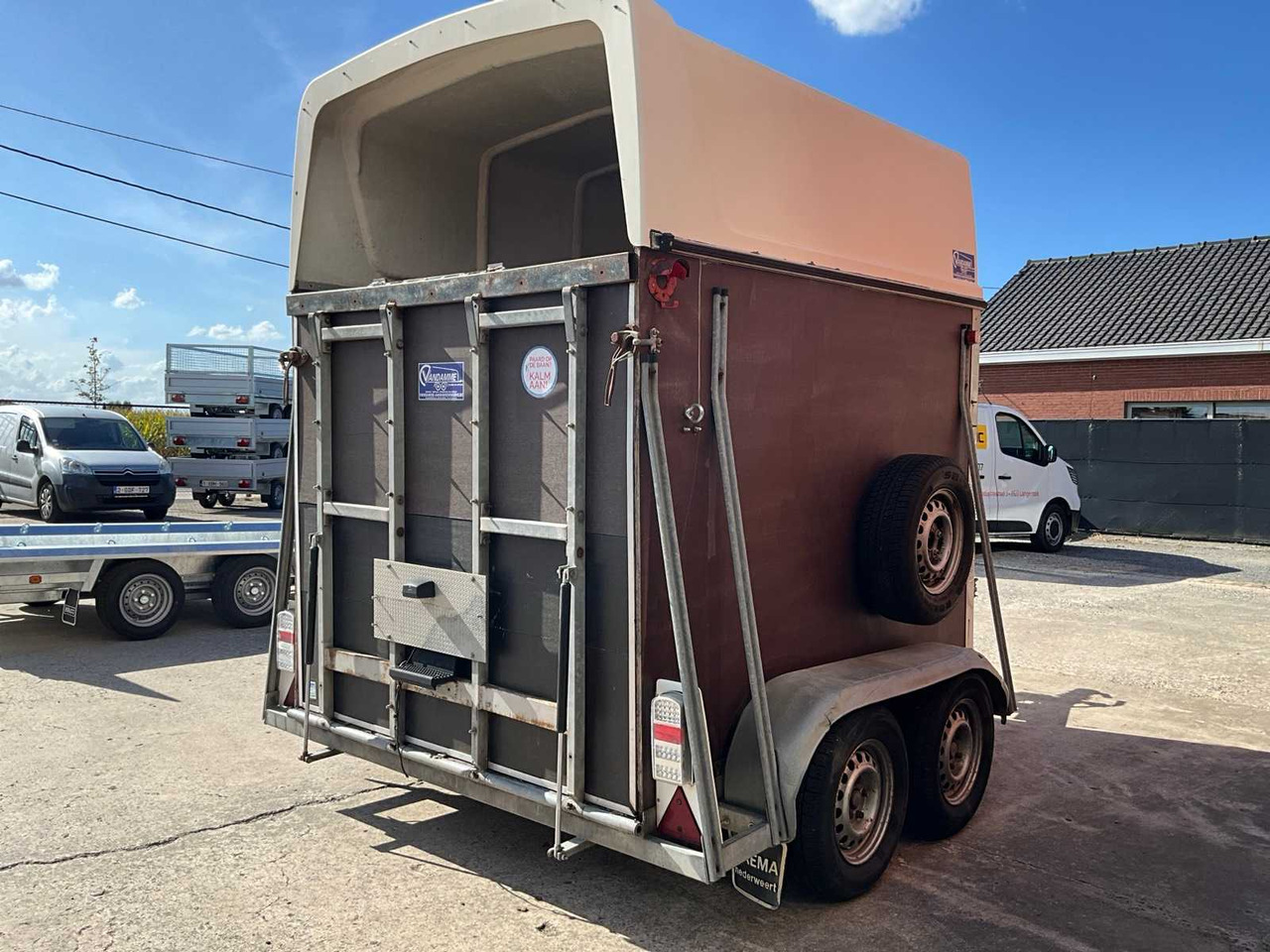 Van Der Sluis VS2000PT - Прицеп для перевозки животных: фото 4 Van Der Sluis VS2000PT - Прицеп для перевозки животных: фото 4