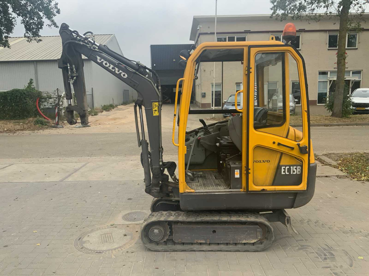 Volvo EC15B XR - Мини-экскаватор: фото 2 Volvo EC15B XR - Мини-экскаватор: фото 2