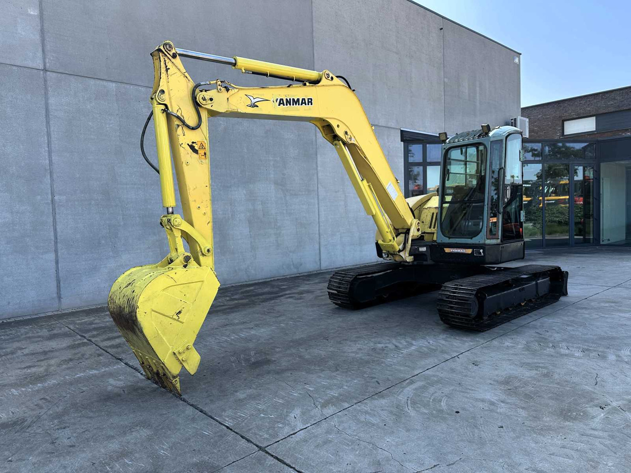 Yanmar VIO80 - Гусеничный экскаватор: фото 1 Yanmar VIO80 - Гусеничный экскаватор: фото 1