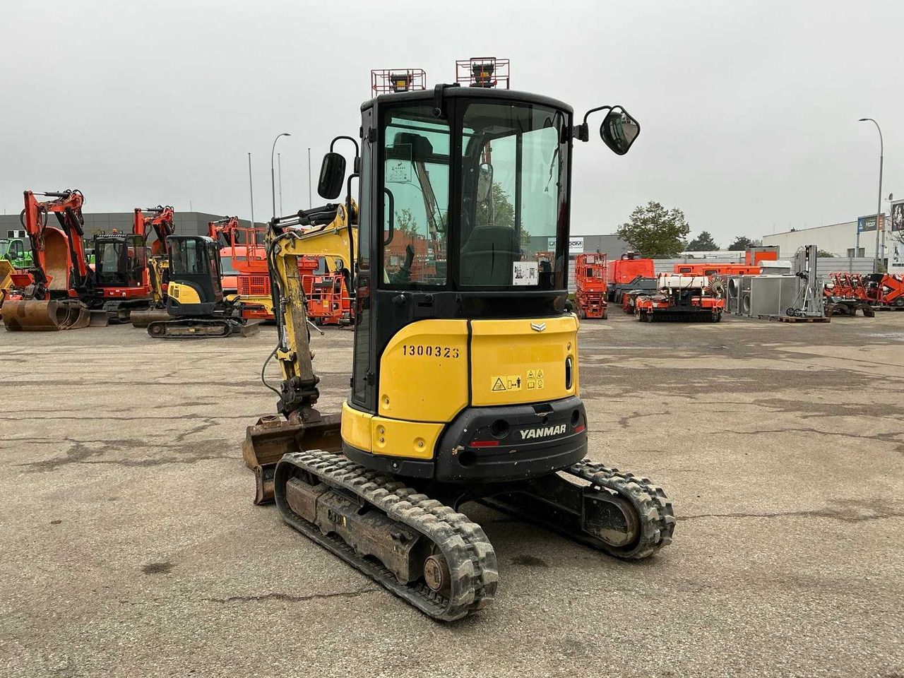 Yanmar Vio25 - Гусеничный экскаватор: фото 3 Yanmar Vio25 - Гусеничный экскаватор: фото 3
