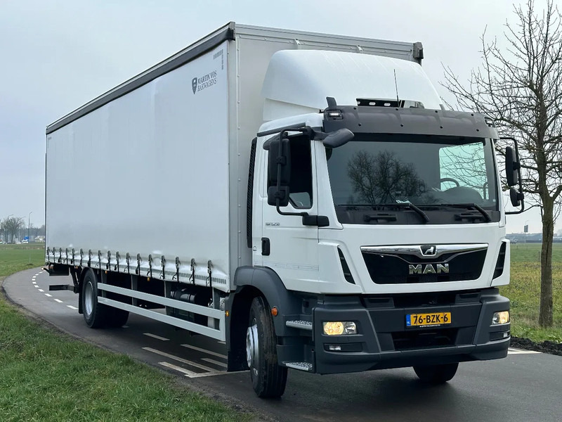 MAN TGM TGM. 15.250. EURO6. 2020. Schuifzeil Bakwagen met Laadklep 990x248x270 - Тентованный грузовик: фото 2 MAN TGM TGM. 15.250. EURO6. 2020. Schuifzeil Bakwagen met Laadklep 990x248x270 - Тентованный грузовик: фото 2