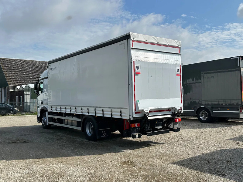 Mercedes-Benz Actros 1843 ACTROS 1843L 2022. 183432km Schuifzeil met Laadklep 2000kg - Тентованный грузовик: фото 4 Mercedes-Benz Actros 1843 ACTROS 1843L 2022. 183432km Schuifzeil met Laadklep 2000kg - Тентованный грузовик: фото 4