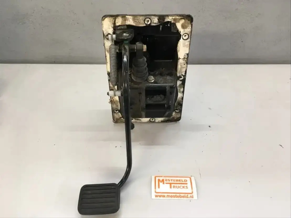 DAF Koppelingspedaaal met steun en cilinder - Сцепление и запчасти для Грузовиков: фото 2 DAF Koppelingspedaaal met steun en cilinder - Сцепление и запчасти для Грузовиков: фото 2