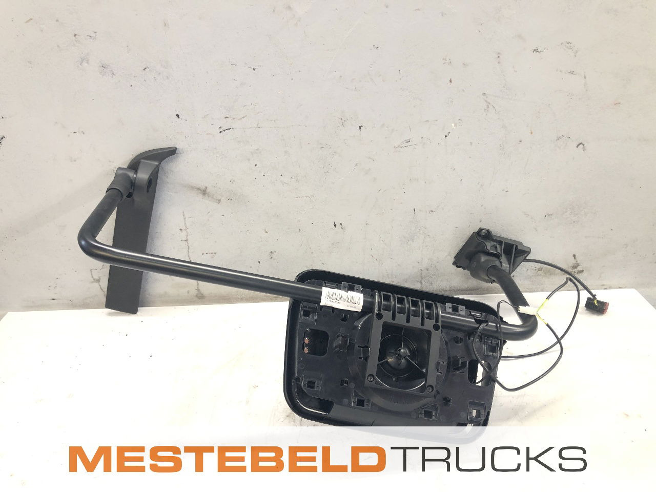 DAF Spiegel met steun rechts - Кабина и интерьер для Грузовиков: фото 2 DAF Spiegel met steun rechts - Кабина и интерьер для Грузовиков: фото 2