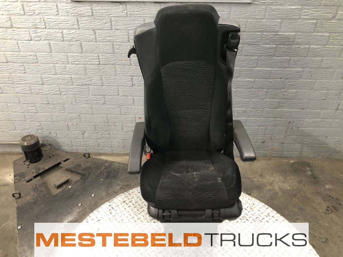 Mercedes-Benz Bestuurdersstoel  - Сиденье для Грузовиков: фото 1 Mercedes-Benz Bestuurdersstoel  - Сиденье для Грузовиков: фото 1