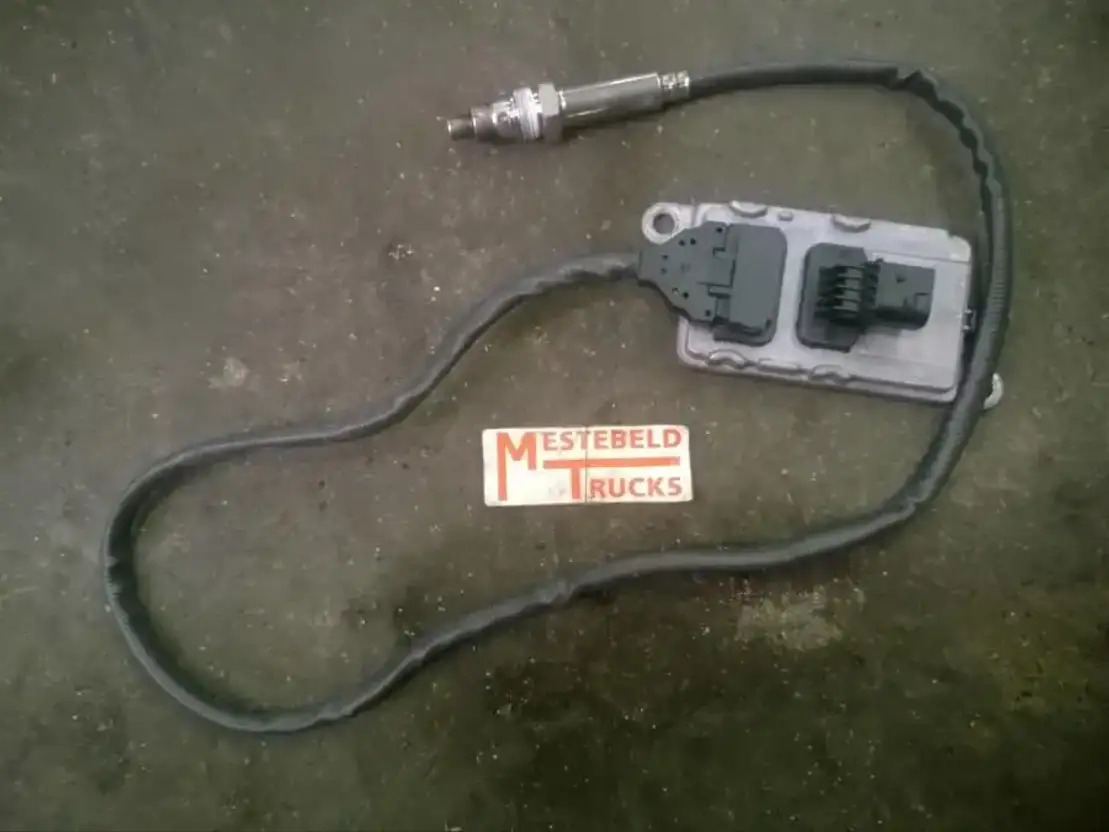 Mercedes-Benz NOX sensor - Глушитель/ Выхлопная система для Грузовиков: фото 1 Mercedes-Benz NOX sensor - Глушитель/ Выхлопная система для Грузовиков: фото 1