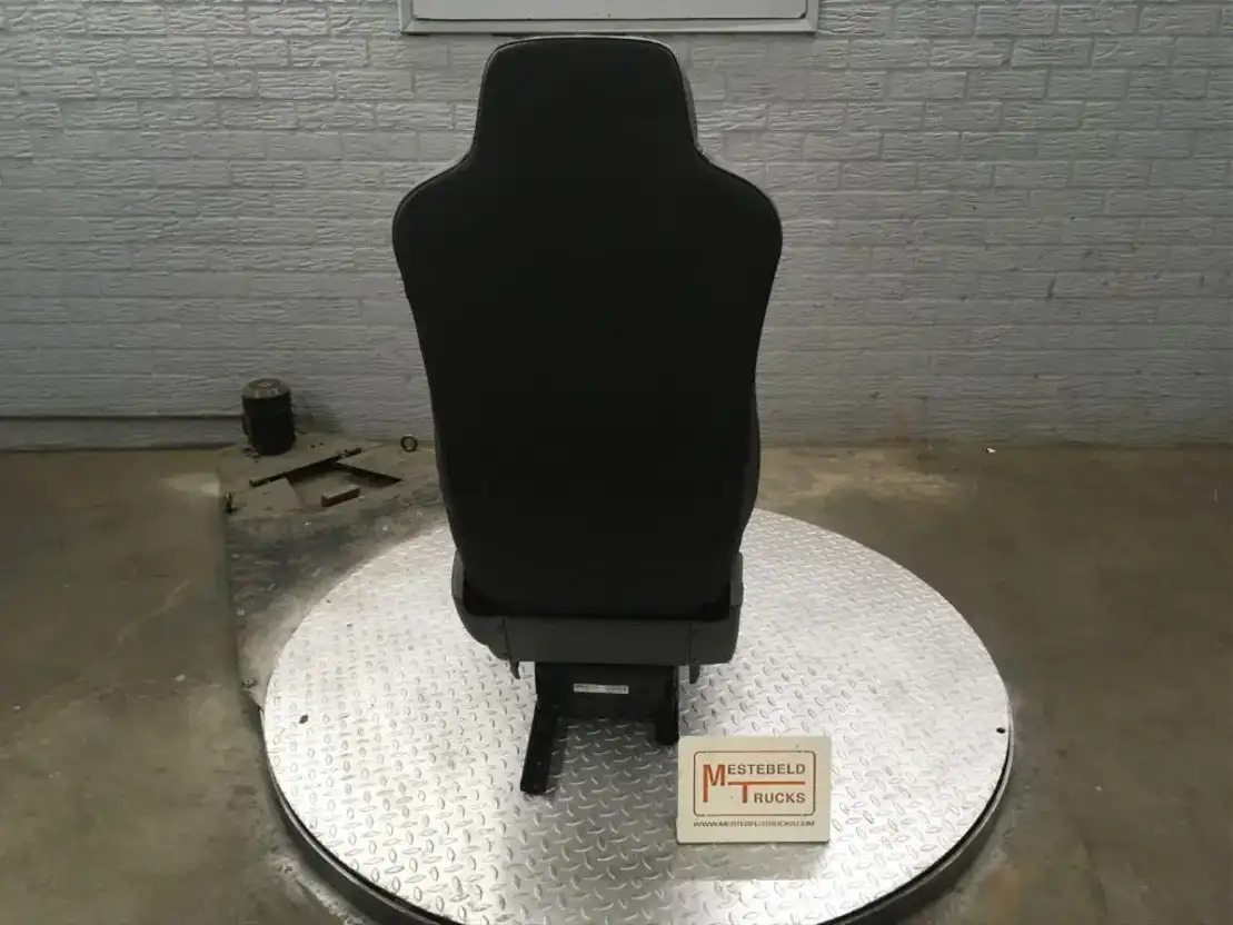 Mercedes-Benz Stoel bijrijderskant  - Сиденье для Грузовиков: фото 3 Mercedes-Benz Stoel bijrijderskant  - Сиденье для Грузовиков: фото 3