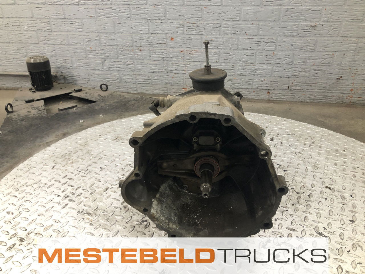 Volkswagen Versnellingsbak Crafter LT 2.5 G28-5R - Коробка передач и запчасти для Грузовиков: фото 4 Volkswagen Versnellingsbak Crafter LT 2.5 G28-5R - Коробка передач и запчасти для Грузовиков: фото 4