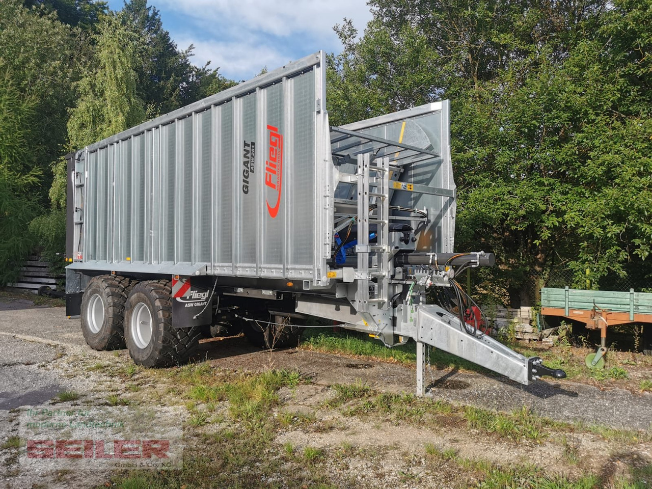 Fliegl ASW 281 GIGANT FOX 45m³ - Самозагружающийся прицеп: фото 1 Fliegl ASW 281 GIGANT FOX 45m³ - Самозагружающийся прицеп: фото 1