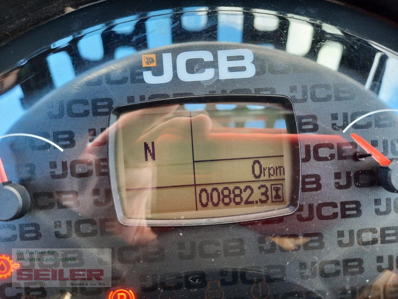 Компактный фронтальный погрузчик JCB 403 Agri PLUS: фото 6