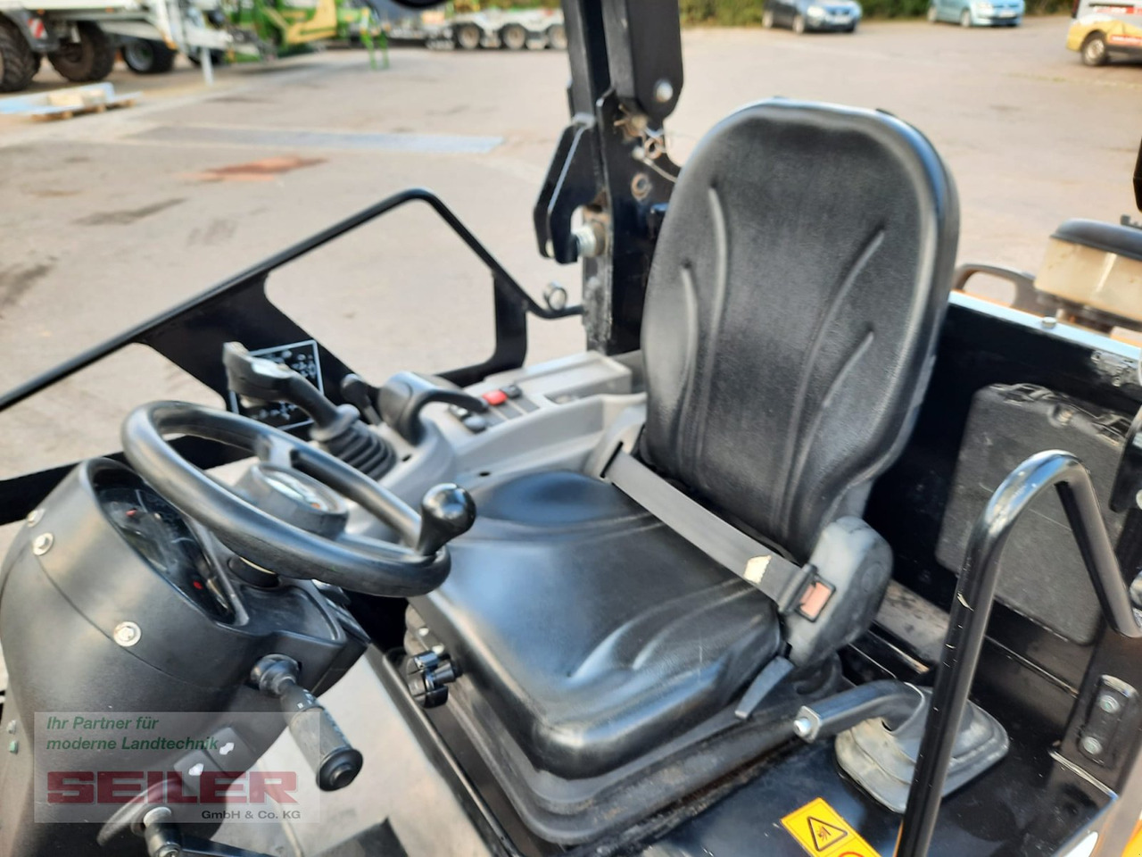 Компактный фронтальный погрузчик JCB 403 Agri PLUS: фото 15