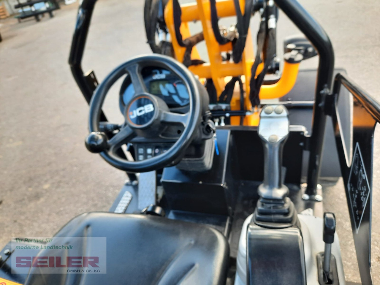 Компактный фронтальный погрузчик JCB 403 Agri PLUS: фото 9