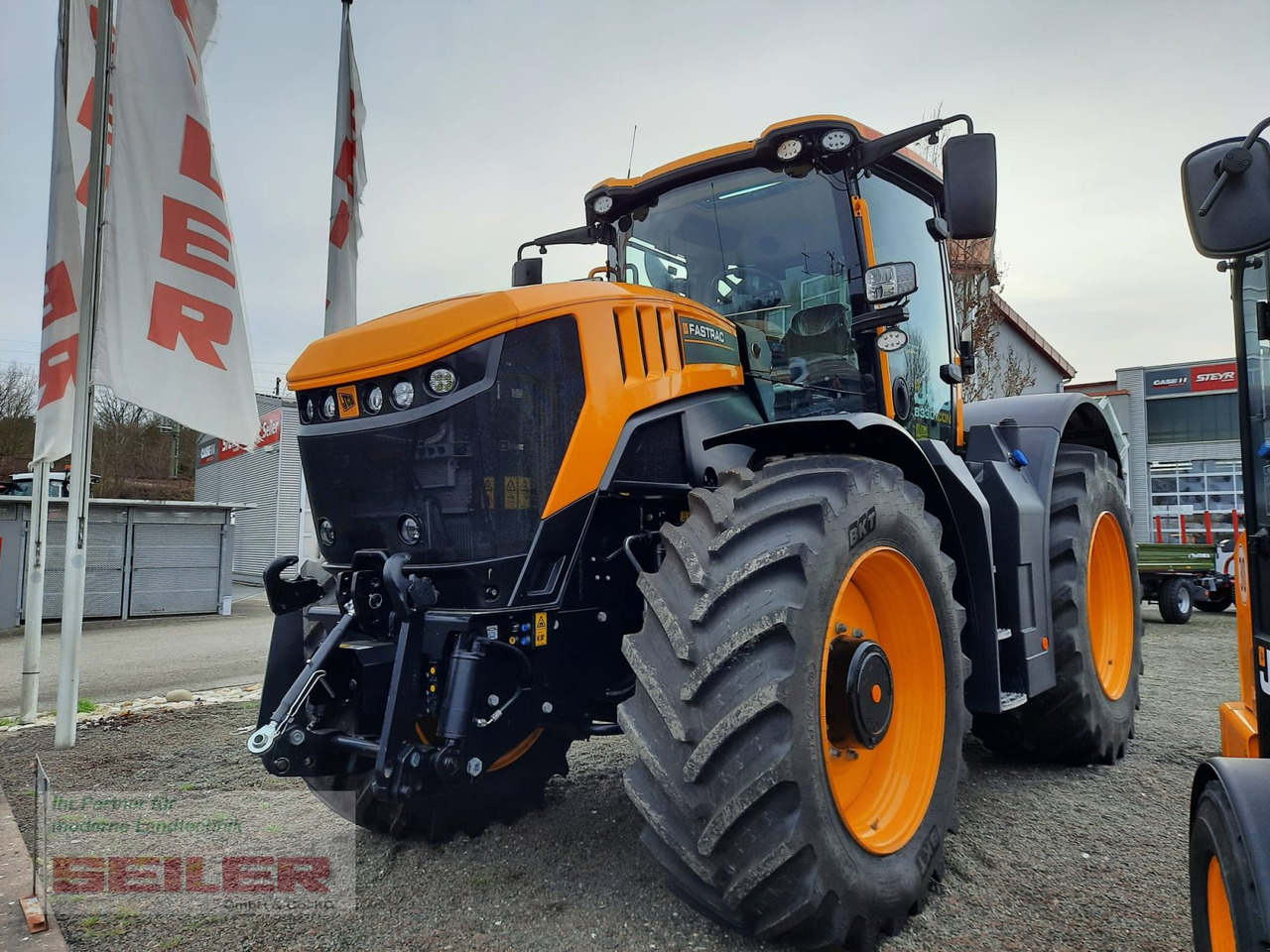 JCB Fastrac 8330 iCON Trimble-ready - Трактор: фото 1 JCB Fastrac 8330 iCON Trimble-ready - Трактор: фото 1