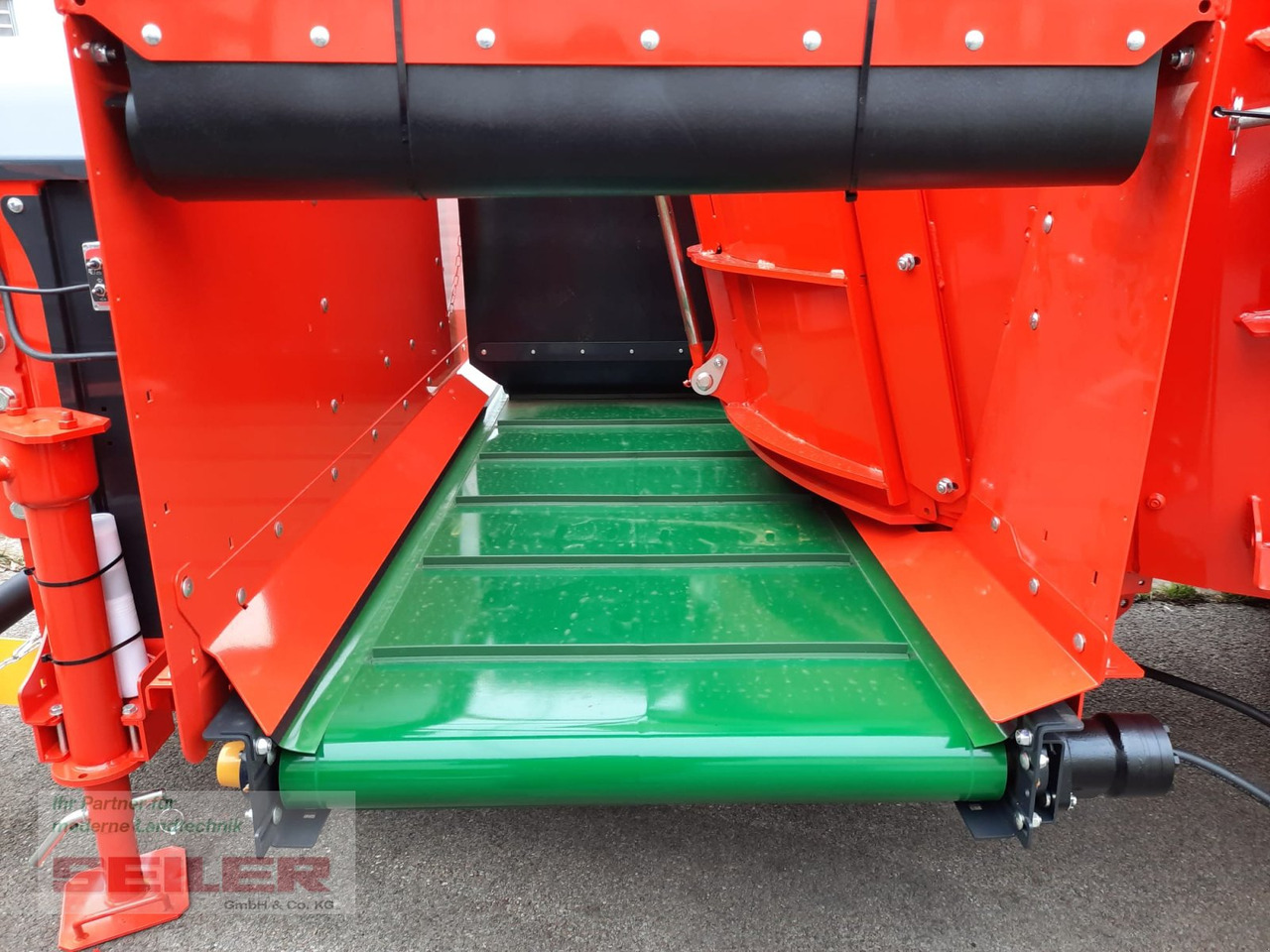 Новый Кормораздатчик Kuhn PROFILE 16.2 CS: фото 8