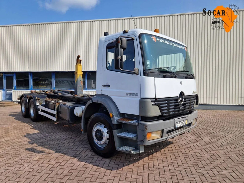 Mercedes-Benz Atego 2628 6x4 Euro 3 Manual Gear full steel suspension - Крюковой мультилифт: фото 1 Mercedes-Benz Atego 2628 6x4 Euro 3 Manual Gear full steel suspension - Крюковой мультилифт: фото 1