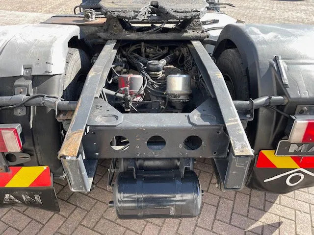 MAN 19.463 6 Cilinder Manual pomp EURO 2 - Тягач: фото 5 MAN 19.463 6 Cilinder Manual pomp EURO 2 - Тягач: фото 5