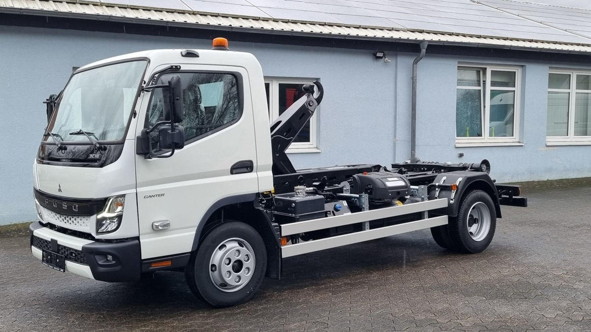 FUSO Canter FUSO 9C18 Duonic City Abrollkipper - Крюковой мультилифт: фото 3 FUSO Canter FUSO 9C18 Duonic City Abrollkipper - Крюковой мультилифт: фото 3