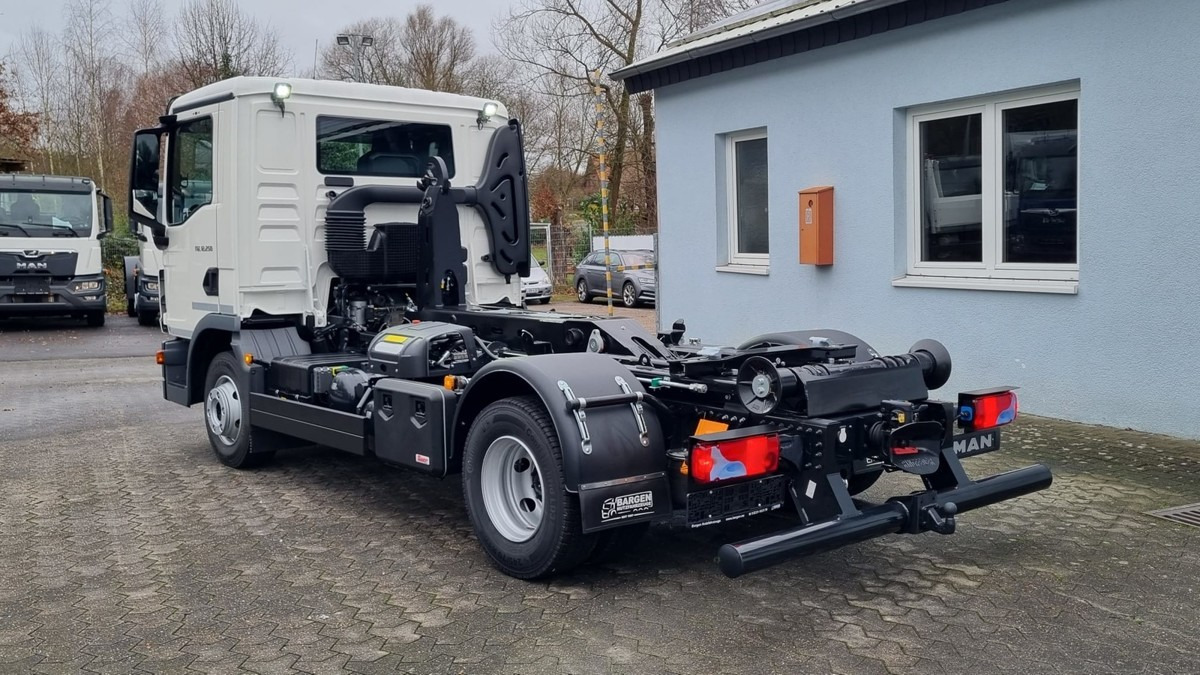 Новый Крюковой мультилифт MAN TGL 12.250 BL NEU City Abrollkipper PowerMatic: фото 18