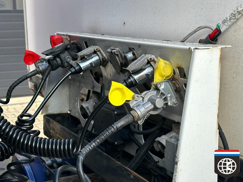 Полуприцеп-фургон Krone SZR20 250x260 / NEW TYRES / TAILLIFT 3000 KG: фото 8