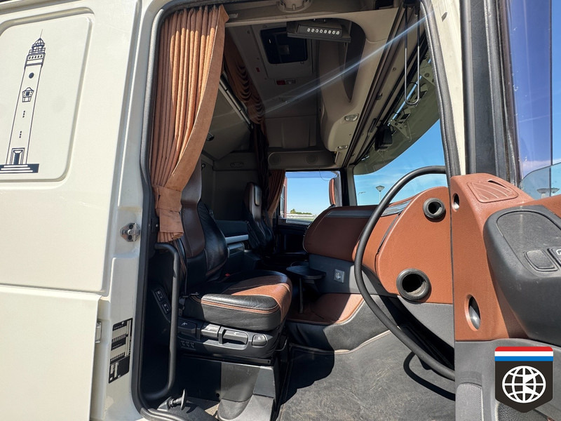 DAF XF 530 FT RETARDER / LEATHER INTERIOR / NIGHT AC / TUV 06-2026 - Тягач: фото 4 DAF XF 530 FT RETARDER / LEATHER INTERIOR / NIGHT AC / TUV 06-2026 - Тягач: фото 4
