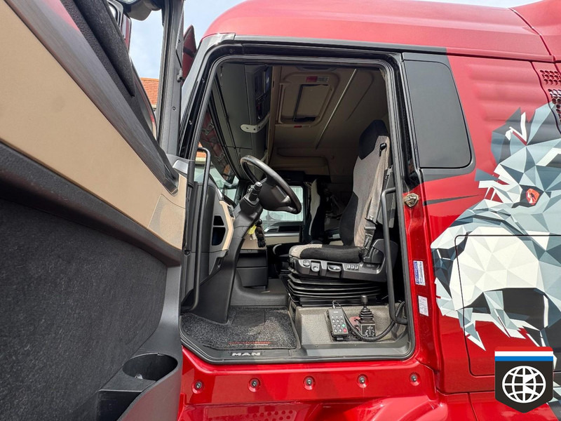 Тягач MAN TGX 18 540 XLX - 3900 WB - FULL SPOILER: фото 12 Тягач MAN TGX 18 540 XLX - 3900 WB - FULL SPOILER: фото 12