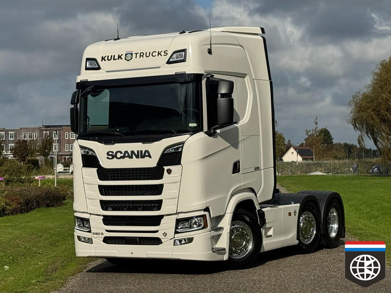 Scania 590 S 6X2/4 - Full air - Retarder PTO - SLIDE fifth wheel - King of the Road - Тягач: фото 1 Scania 590 S 6X2/4 - Full air - Retarder PTO - SLIDE fifth wheel - King of the Road - Тягач: фото 1