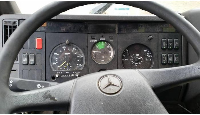Грузовик-шасси Mercedes-Benz 2524 L: фото 13