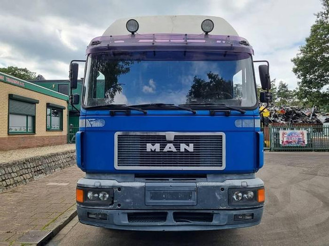 MAN 26.403 - Строительная техника: фото 2 MAN 26.403 - Строительная техника: фото 2