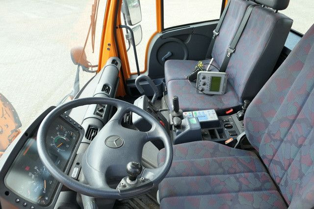 Грузовик Unimog U 300 4x4, Schmidt, Streuer, Schild, Klima,27tkm: фото 15