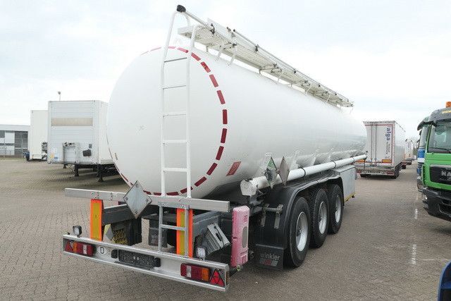Kässbohrer STH 34/10-24/Tank 34.000 ltr./Unterbefüll./Pumpe - Полуприцеп-цистерна: фото 4 Kässbohrer STH 34/10-24/Tank 34.000 ltr./Unterbefüll./Pumpe - Полуприцеп-цистерна: фото 4