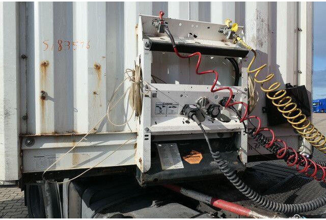 Krone SD, Edscha, Schiebeplane, Zurrösen, Luftfederung - Тентованный полуприцеп: фото 5 Krone SD, Edscha, Schiebeplane, Zurrösen, Luftfederung - Тентованный полуприцеп: фото 5