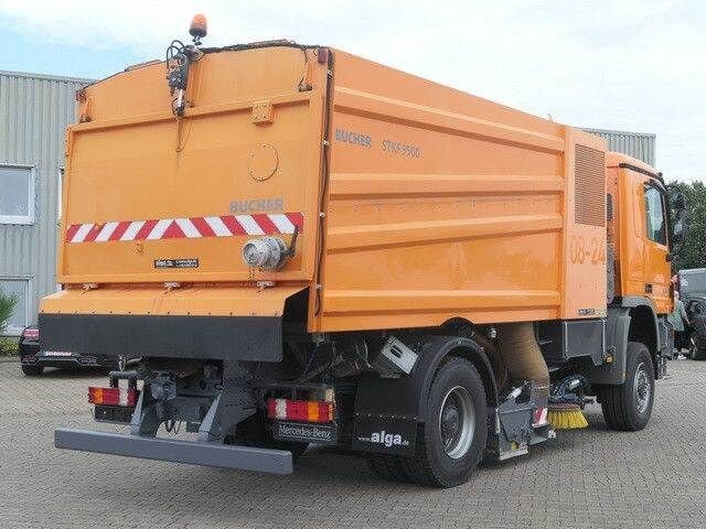 Mercedes-Benz 2032 A Actros 4x4, Bucher STKF 9500, Airport, AC - Подметально-уборочная машина: фото 3 Mercedes-Benz 2032 A Actros 4x4, Bucher STKF 9500, Airport, AC - Подметально-уборочная машина: фото 3
