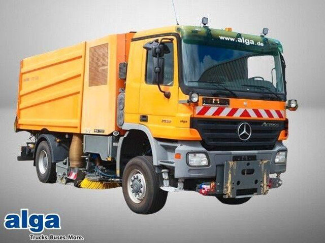 Mercedes-Benz 2032 A Actros 4x4, Bucher STKF 9500, Airport, AC - Подметально-уборочная машина: фото 1 Mercedes-Benz 2032 A Actros 4x4, Bucher STKF 9500, Airport, AC - Подметально-уборочная машина: фото 1