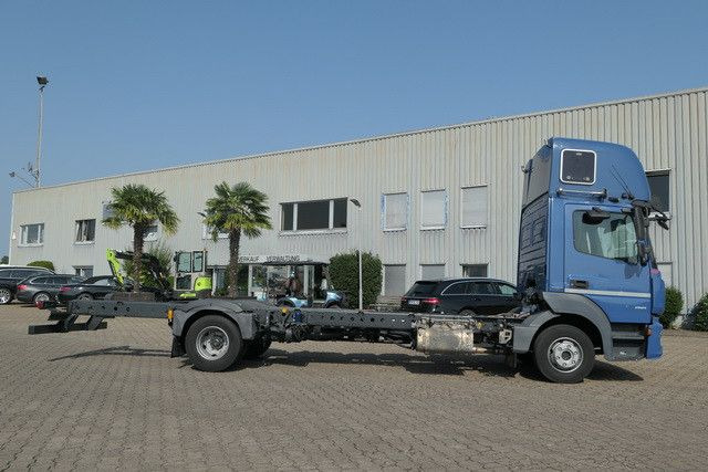 Mercedes-Benz 918 L Atego 4x2, Schlafliege, Klima,Nebenantrieb - Грузовик-шасси: фото 2 Mercedes-Benz 918 L Atego 4x2, Schlafliege, Klima,Nebenantrieb - Грузовик-шасси: фото 2